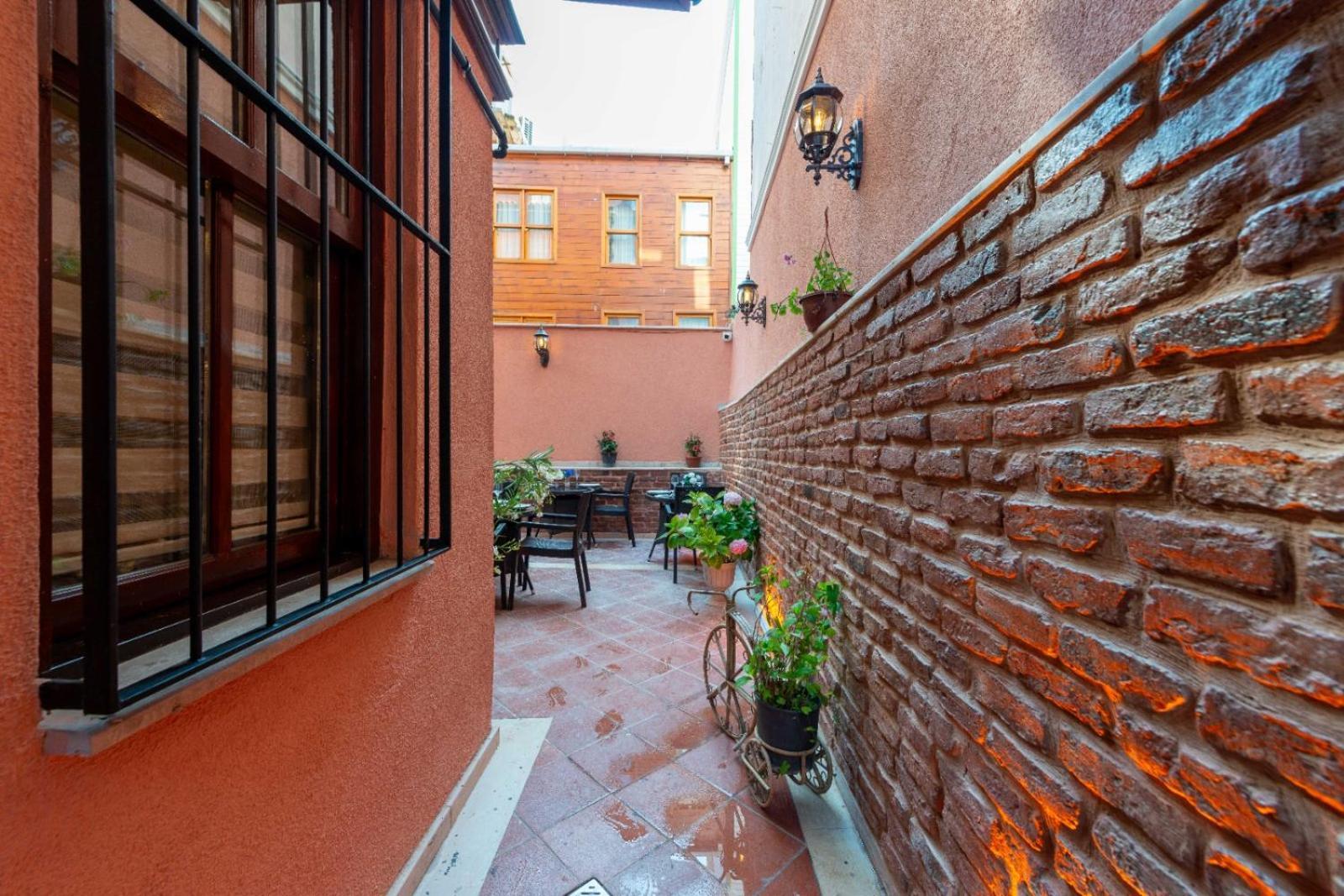 Brown Mansion Oldcity Istanbul Exterior photo